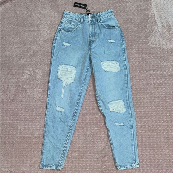 PrettyLittleThing Denim - Pretty Little Thing Light Blue Distressed Mom Jeans